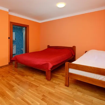 Claudeta With Sea View Apartment Poreč