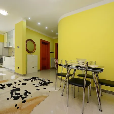Apartment Claudeta With Sea View Poreč